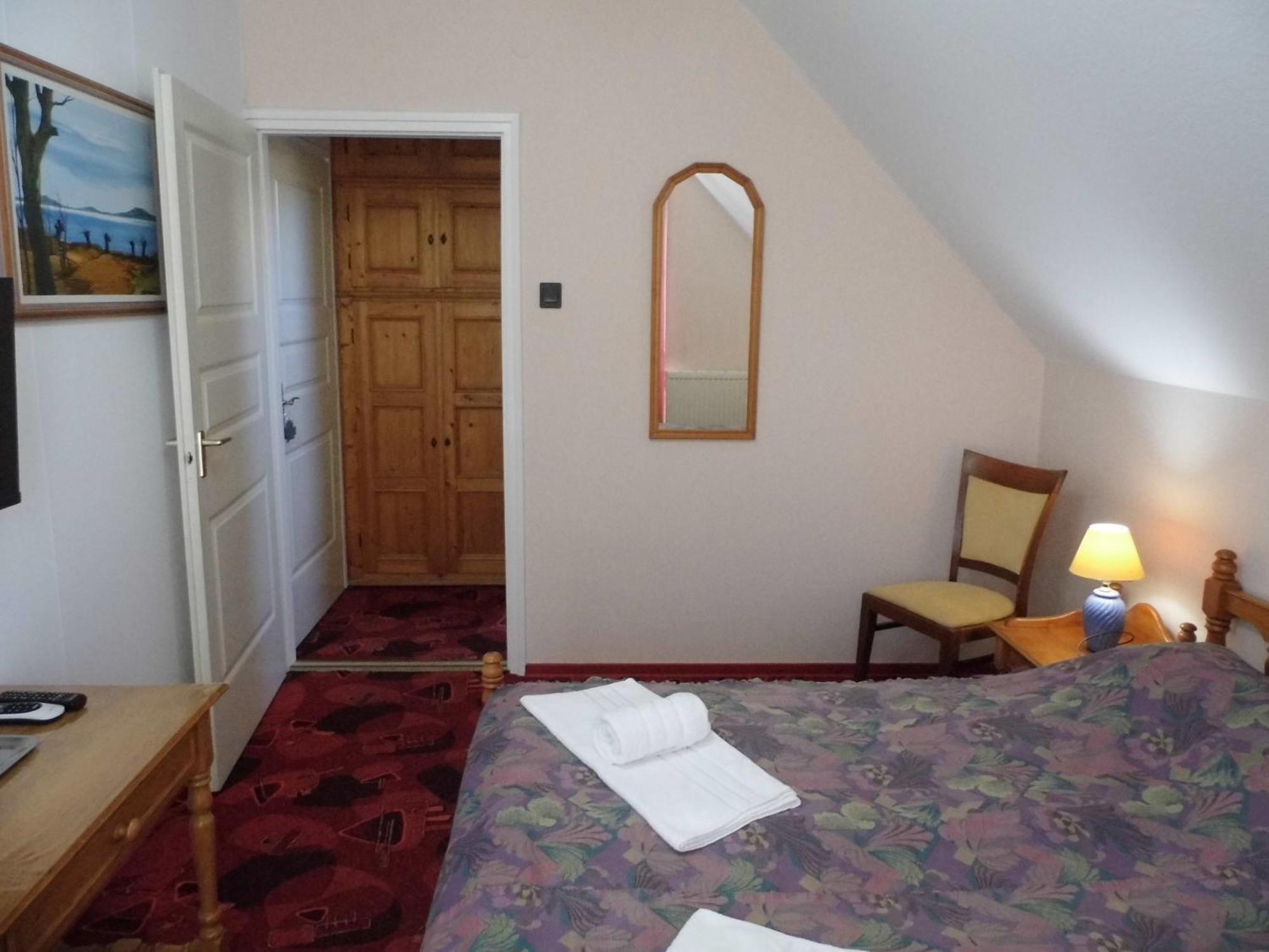 Millennium Villa Keszthely Room photo